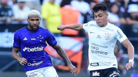 Cruzeiro e Corinthians se enfrentaram neste domingo