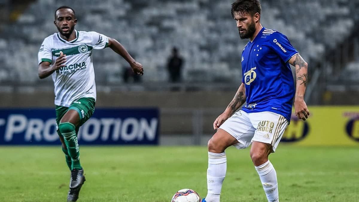 Quem ganhou mais? Veja números de Cruzeiro e Goiás no Brasileirão