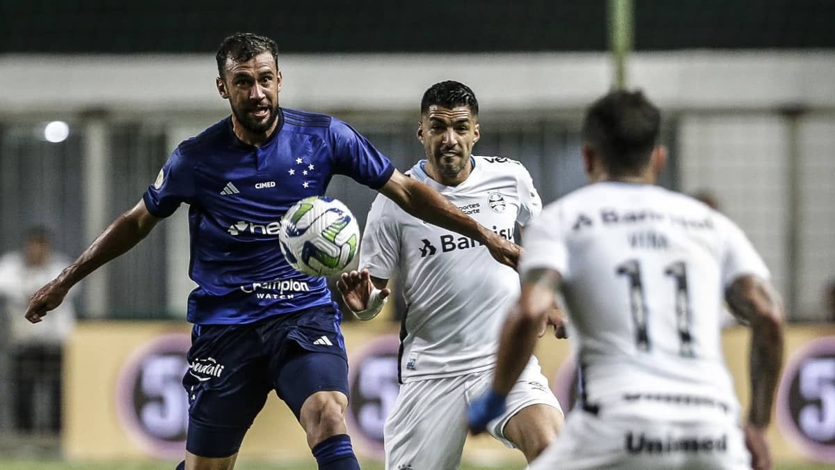 Comentarista da Globo vê Cruzeiro favorito em jogo com Grêmio: 'Joga melhor'