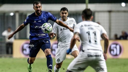 Cruzeiro e Grêmio se enfrentaram pelo Brasileirão; equipe mineira venceu por 1 a 0