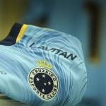 Patrocinador bilionário veste camisa do Cruzeiro e manda recado à torcida