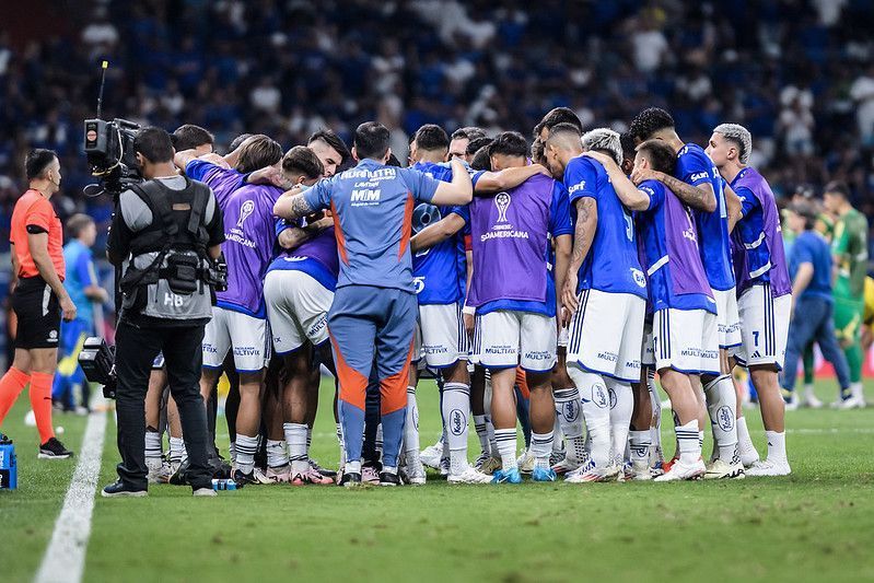 Esposa de jogador do Cruzeiro se derrete após lance capital em decisão: 'Melhor do Brasil'