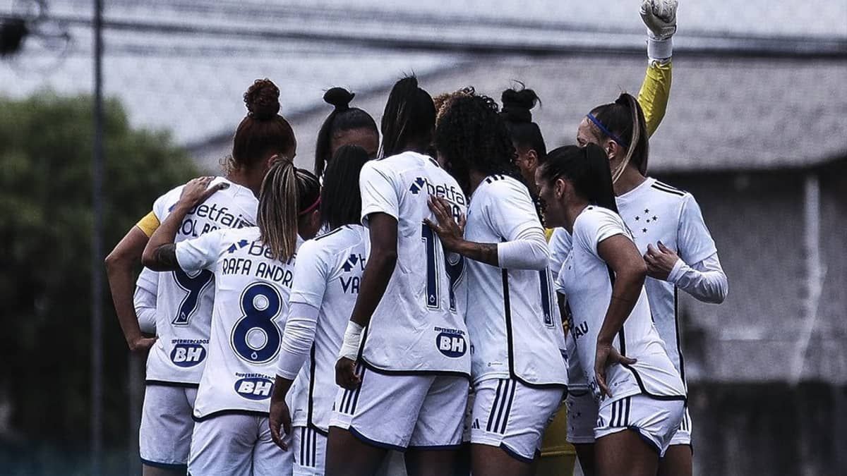 Cruzeiro encara Real Brasília para confirmar a classificação no Brasileiro Feminino
