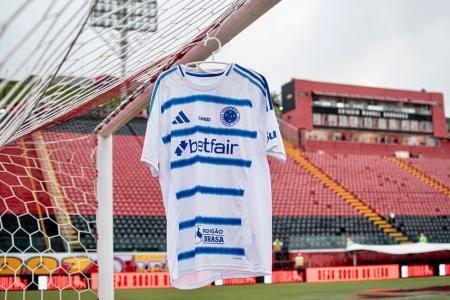Cruzeiro enfrenta o Vitória em jogo que pode valer a liderança para o time celeste