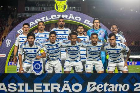 Cruzeiro enfrentou o Vitória no Barradão pela 12ª rodada do Campeonato Brasileiro.jpeg