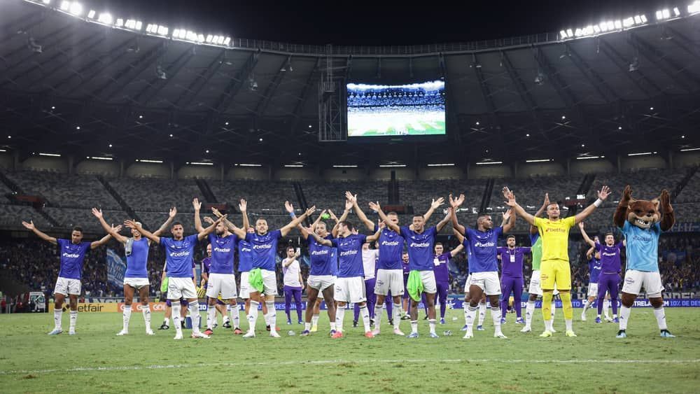 Cruzeiro vê chance de rebaixamento diminuir após derrota de adversários