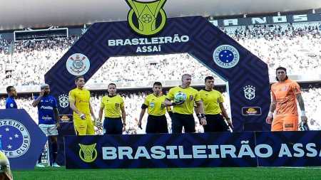 Cruzeiro estreou no Brasileirão com derrota por 2 a 1 para o Corinthians