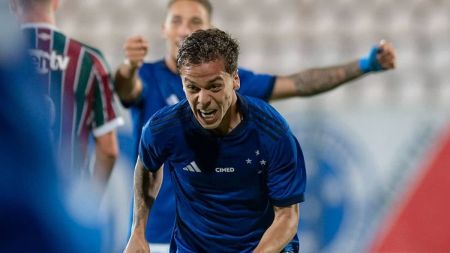 Cruzeiro foi à final com gol salvador de Vitinho, camisa 10 do time celeste