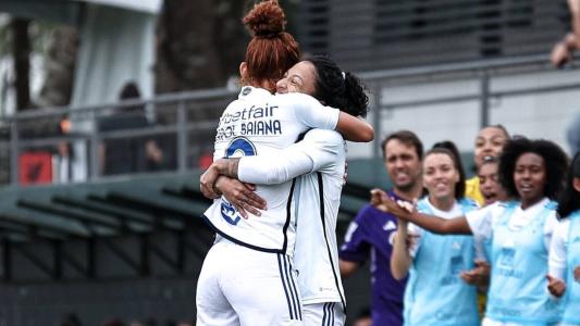 Cruzeiro goleia Athletico no Campeonato Brasileiro Feminino