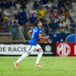 Athletico-PR tenta tirar lateral do Cruzeiro; saiba detalhes