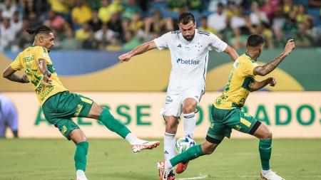 Cruzeiro não mostra evolução, fica no 0 a 0 com o Cuiabá, mas conquista um ponto fora de casa