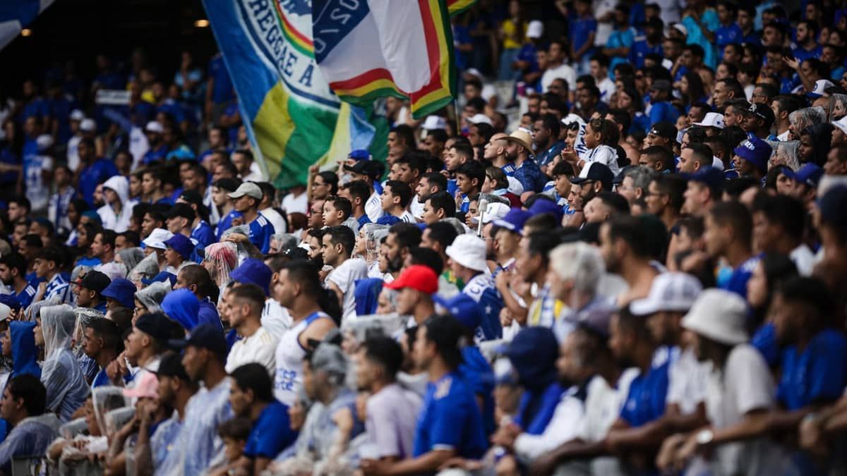 Torcida do Cruzeiro esgota 'passaportes' para reta final do Brasileiro