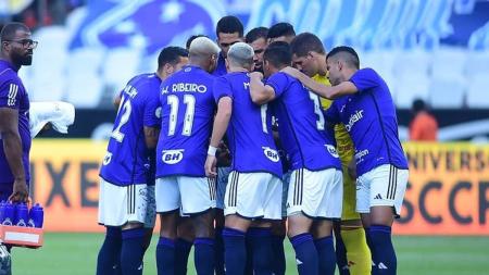 Cruzeiro receberá o Coritiba em jogo pela manhã no Mineirão