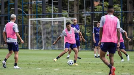 Cruzeiro se prepara para semana 'cheia' com dois jogos oficiais, pela Copa do Brasil e pelo Brasileirão