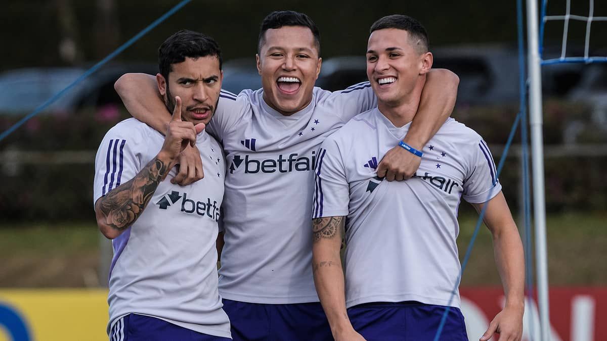 Jornalista da Globo coloca jogador do Cruzeiro entre os melhores do Brasileirão