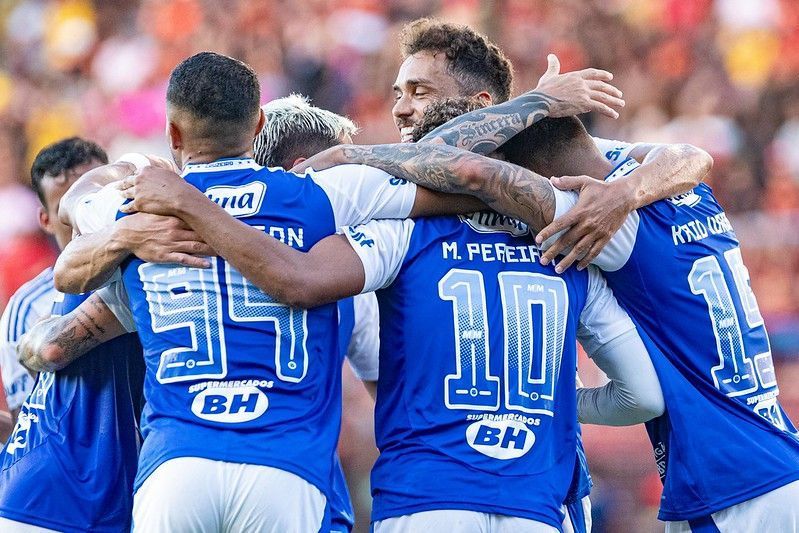 Pendurados do Cruzeiro passem ilesos, e Jardim terá 'grupo completo' contra Atlético