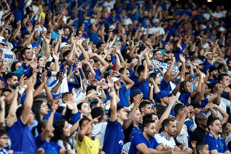 Cruzeiro ultrapassa marca de 70 mil sócios e mira 'número mágico' para mais investimentos