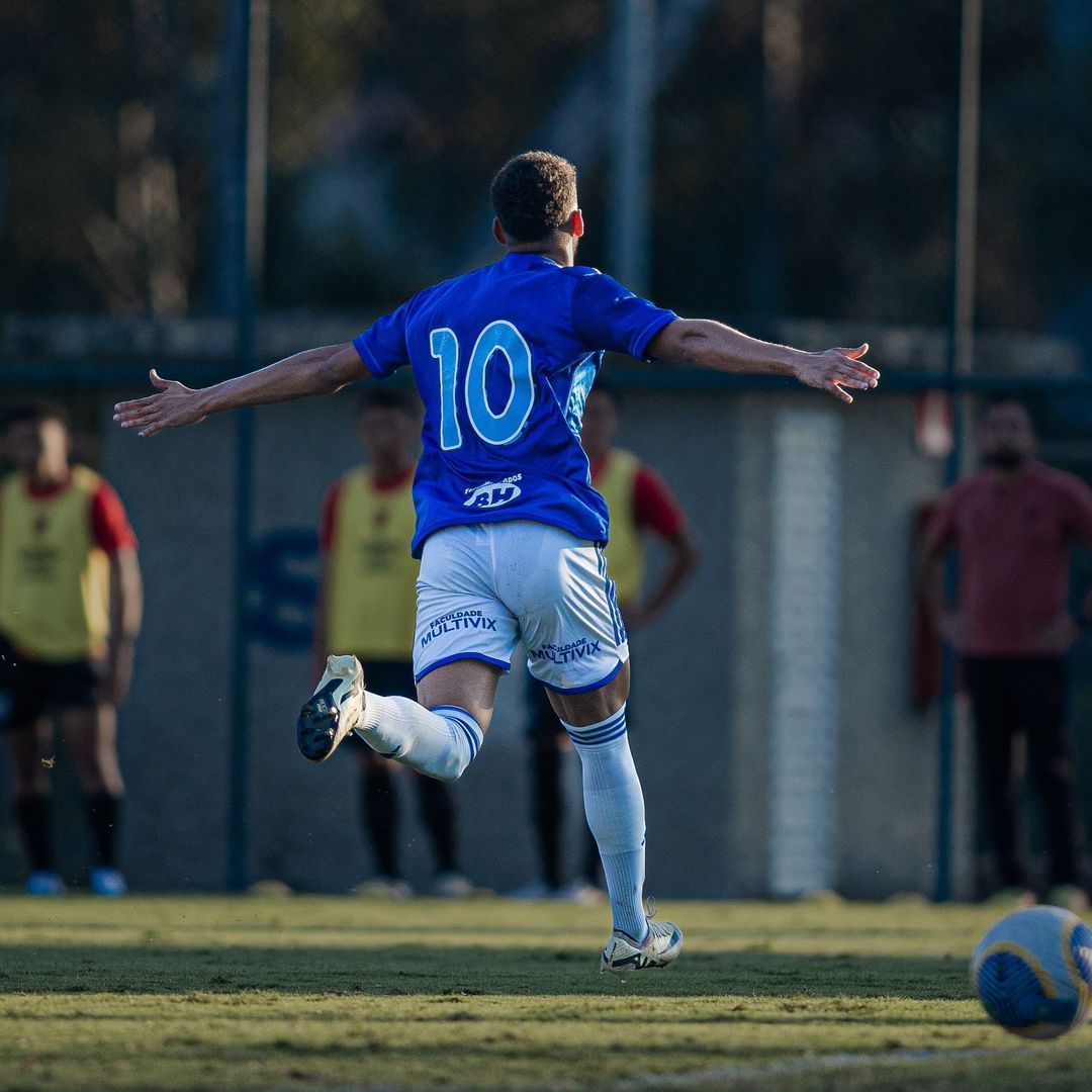 Cruzeiro vence o Athletico-PR e assume o segundo lugar no Brasileiro Sub-20
