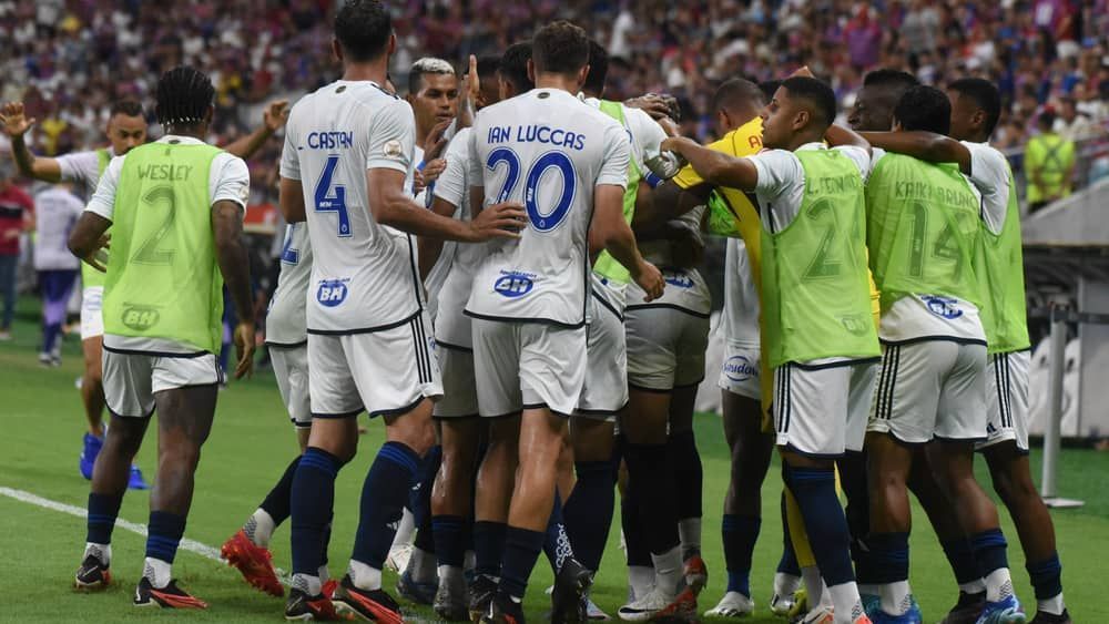 Cruzeiro vê chance de vaga na Sul-Americana dobrar após vitória