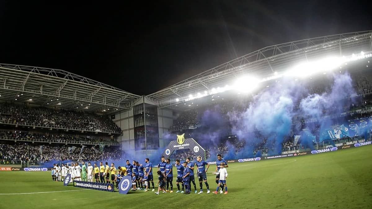 Com força da torcida, jogador do Cruzeiro é eleito craque da rodada 