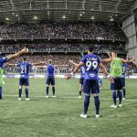 De volta ao seu lugar, Cruzeiro está entregando o coração  