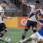 Jogadores do Cruzeiro lamentam gol 'cantado' no empate do Vasco; entenda