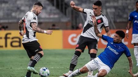 Cruzeiro vencia o Vasco até os 31 minutos do segundo tempo, quando levou gol de 'bola parada', no Mineirão