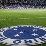 Torcida do Cruzeiro acelera e compra 45 mil ingressos para jogo com o Flu