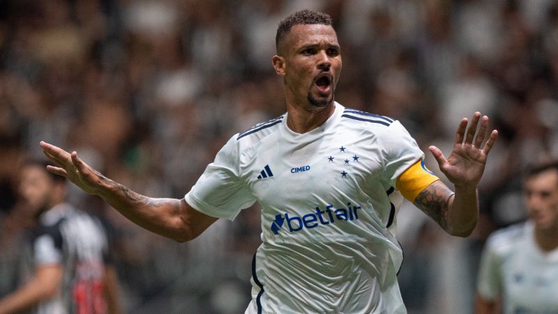 Cruzeiro tenta ampliar retrospecto positivo contra o Atlético no século