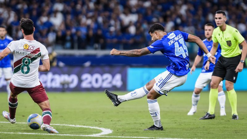 Após vitória, Cruzeiro emplaca três nomes na 'seleção' da rodada do Brasileiro