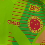 Cruzeiro revela nova camisa de goleiro para 2025; veja detalhes do modelo