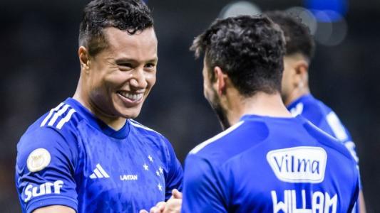 A não ser nos primeiros minutos, quando pressionou mais e chegou ao primeiro gol, o Atlético acabou sendo um time mais desarrumado e sem...