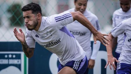 A não ser nos primeiros minutos, quando pressionou mais e chegou ao primeiro gol, o Atlético acabou sendo um time mais desarrumado e sem...