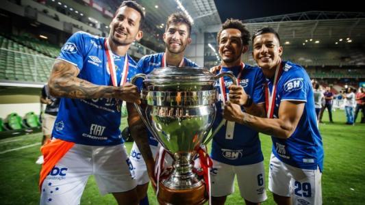 A não ser nos primeiros minutos, quando pressionou mais e chegou ao primeiro gol, o Atlético acabou sendo um time mais desarrumado e sem...