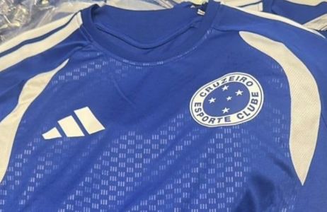 Uniforme de treino do Cruzeiro para 2026 em foto vazada nas redes sociais