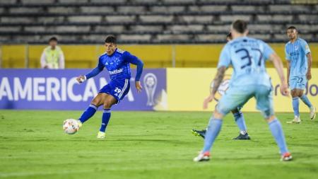 A não ser nos primeiros minutos, quando pressionou mais e chegou ao primeiro gol, o Atlético acabou sendo um time mais desarrumado e sem...