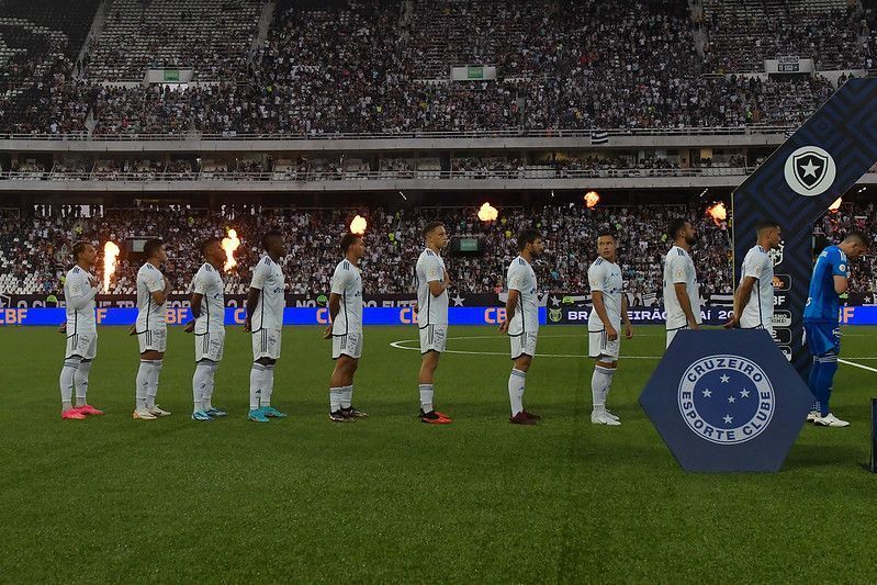 Dupla do Cruzeiro fica no top 5 de mais minutos jogados no Brasileirão