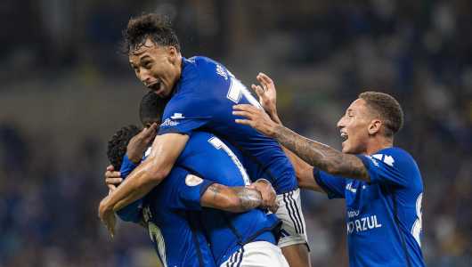 A não ser nos primeiros minutos, quando pressionou mais e chegou ao primeiro gol, o Atlético acabou sendo um time mais desarrumado e sem...