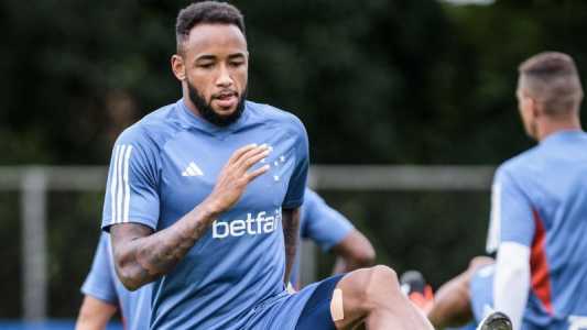 A não ser nos primeiros minutos, quando pressionou mais e chegou ao primeiro gol, o Atlético acabou sendo um time mais desarrumado e sem...