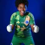 Goleira do Cruzeiro celebra boa fase e liderança no Brasileirão Feminino
