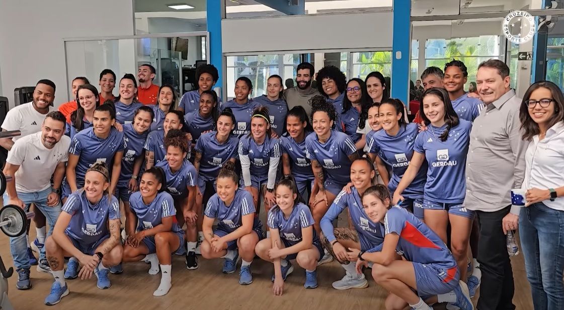Cruzeiro anuncia contratação de atleta com passagem pela Seleção Brasileira