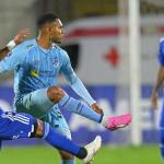 Titular do Cruzeiro se lesiona na Sul-Americana e vira dúvida para final do Mineiro