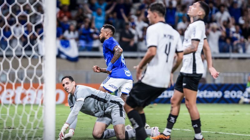 Contra o Botafogo, Cruzeiro alcançou feito que não conseguiu em 2023