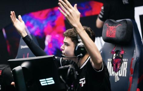 Snowzin, de apenas 18 anos, superou o experiente FalleN, um de seus mentores no CS, e está na semi do Major