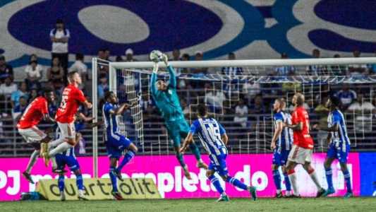 CSA e Inter fizeram um jogo bastante disputado no Rei Pelé