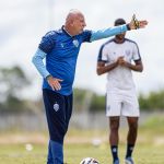 Técnico deixa clube da Série C após quatro jogos, e substituto surpreende