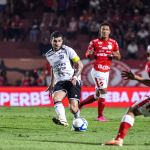 Mancini joga a bola no gandula e acaba expulso em derrota do Ceará