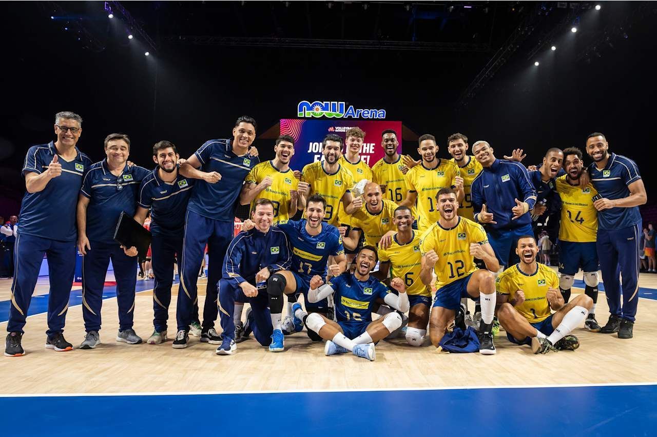 Brasil encara Itália para manter liderança na Liga das Nações de Vôlei