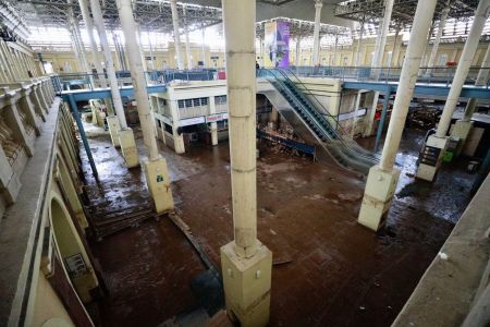 Veja como ficou o Mercado Público de Porto Alegre após enchente | CNN Brasil