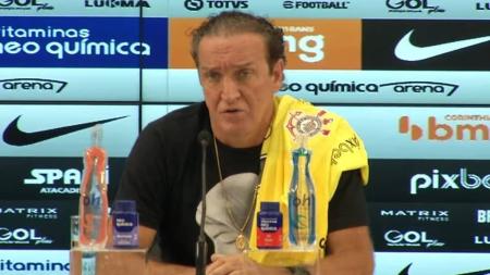 Cuca comunicou oficialmente sua saída do Corinthians